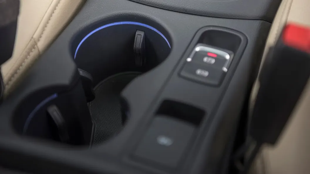 Audi Q3 Photo, Cup Holder Image CarWale