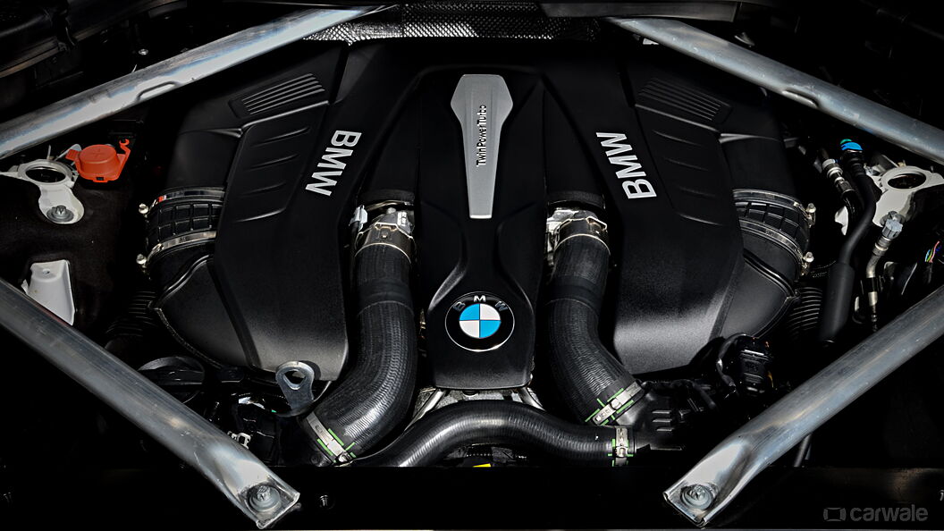 Discontinued BMW X7 2019 Engine Bay