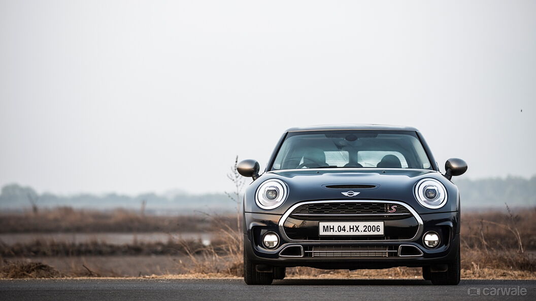 Discontinued MINI Clubman 2016 Front View