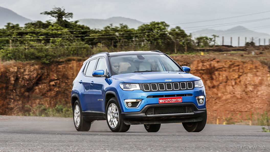 Discontinued Jeep Compass 2017 Driving