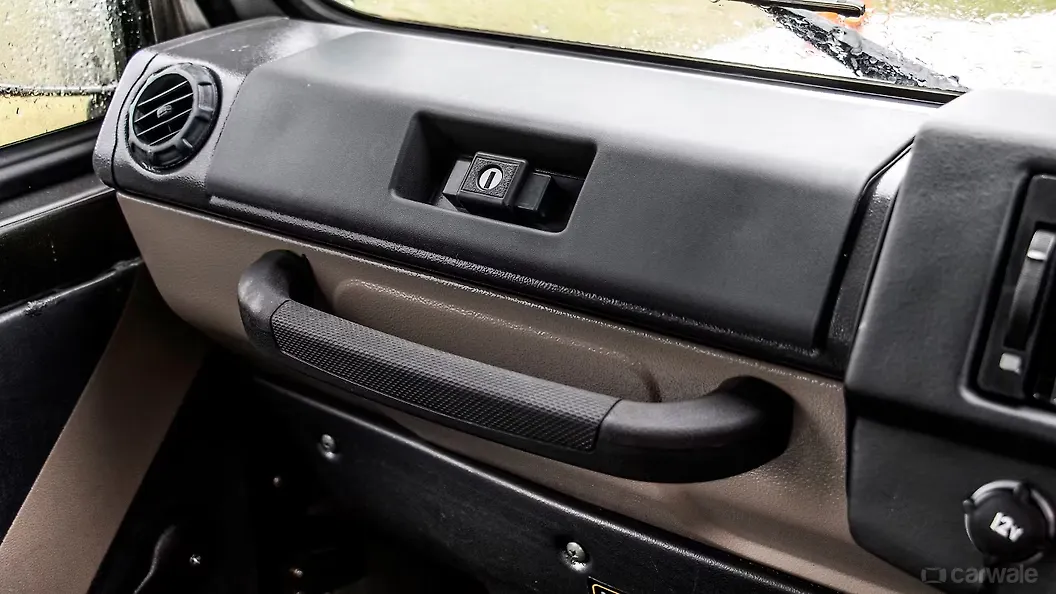 Force Motors Gurkha Photo Interior Door Handles Image Carwale