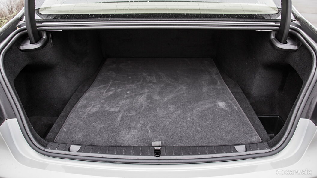 Discontinued BMW 7 Series 2016 Boot Space