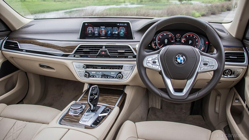 7 Series [2016-2019] Dashboard Image, 7 Series [2016-2019] Photos In 