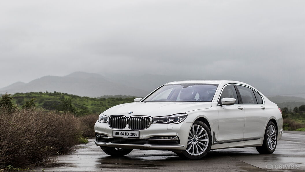 Discontinued BMW 7 Series 2016 Left Front Three Quarter