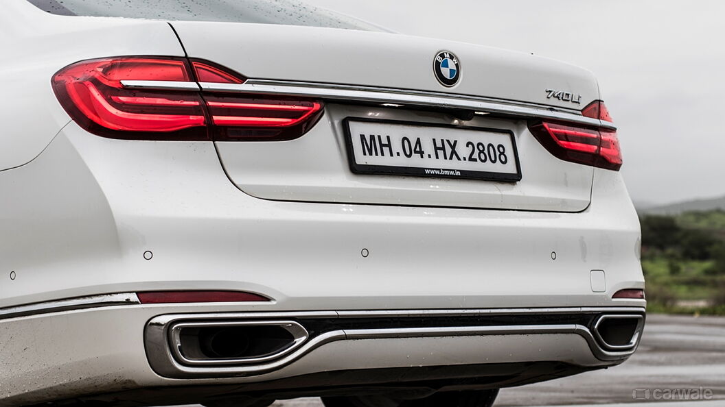 Discontinued BMW 7 Series 2016 Rear View