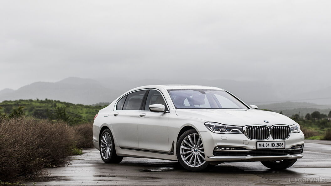 Discontinued BMW 7 Series 2016 Right Front Three Quarter