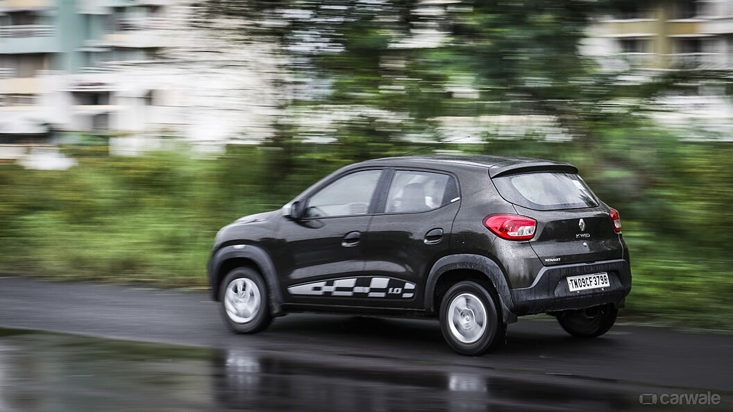 Discontinued Renault Kwid 2015 Driving