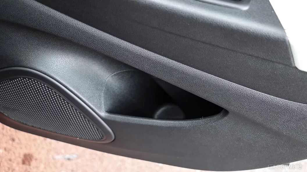 Captur [20172019] Cup Holder Image, Captur [20172019] Photos in India