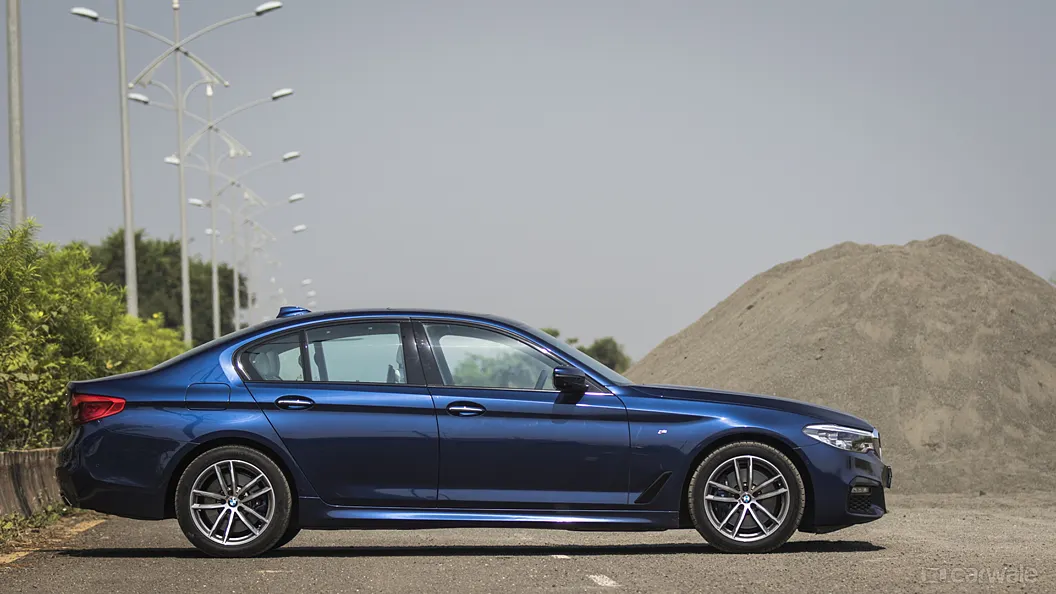 Discontinued BMW 5 Series 2017 Left Side View