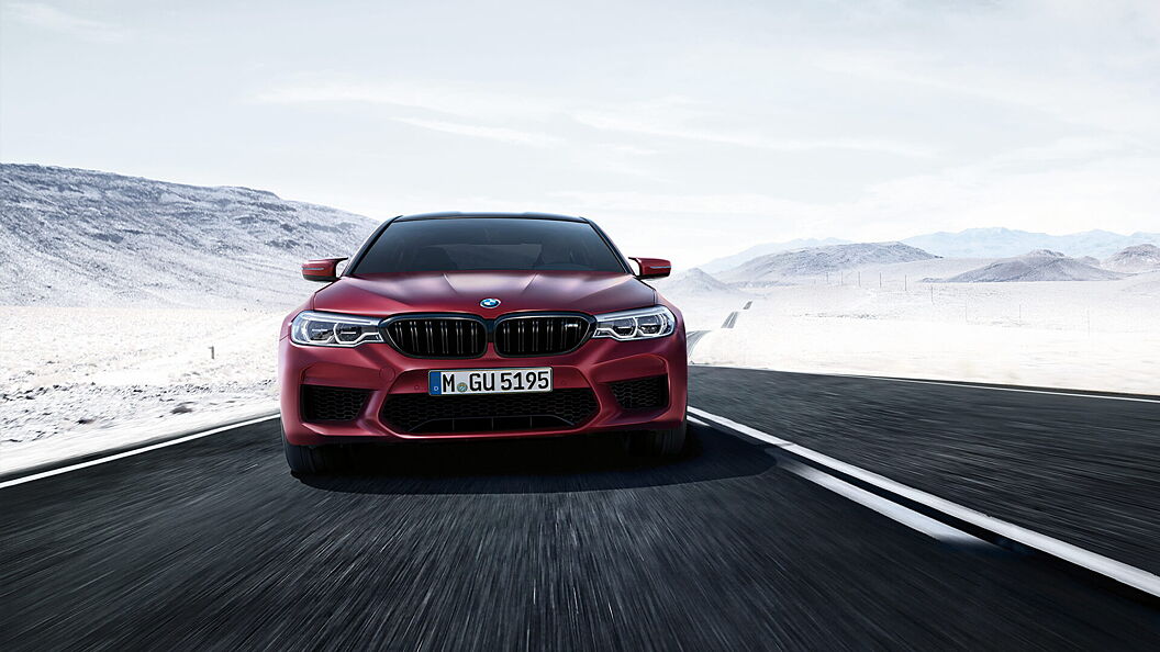 BMW M5 Photo, Front view Image - CarWale