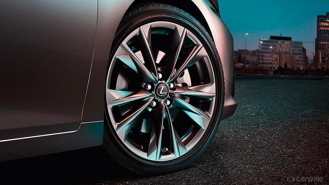 Lexus ES Wheels-Tyres