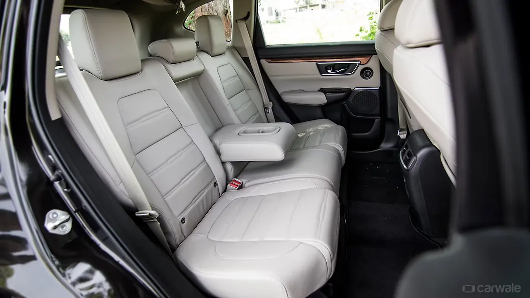Cr V 2018 Rear Seat Space Image Photos In India Carwale - Honda Crv 2018 Back Seat Cover Cr V 2018 Rear Seat Space Image Photos In India Carwale - Honda Crv 2018 Back Seat Cover