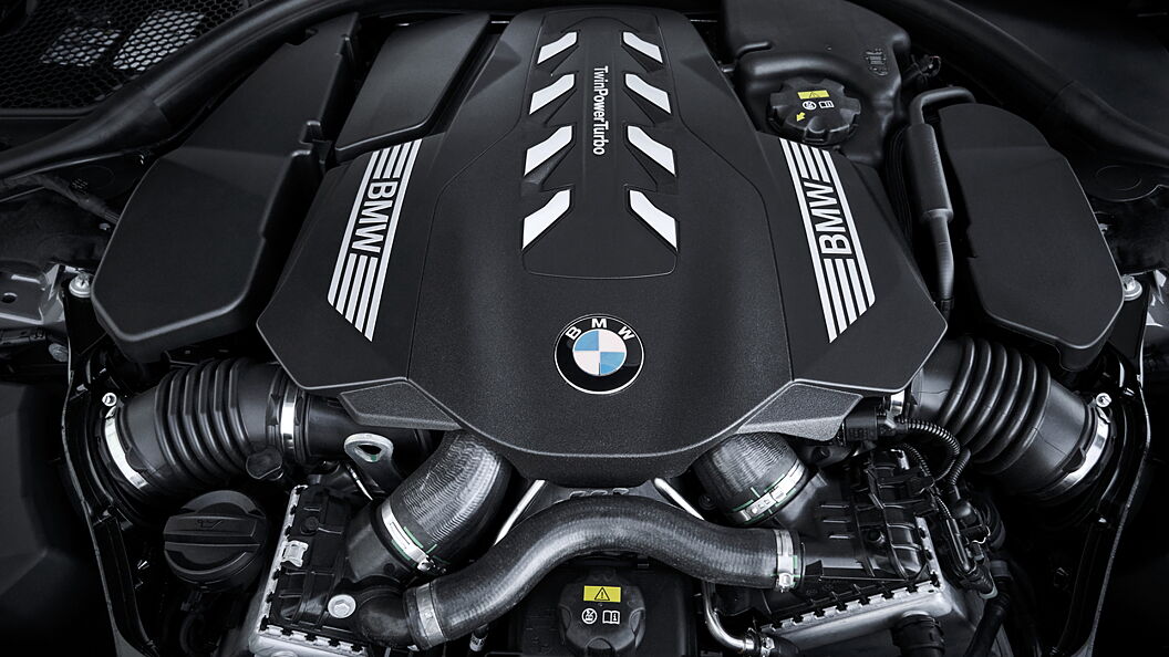 BMW 7 Series Photo, Engine Bay Image - CarWale