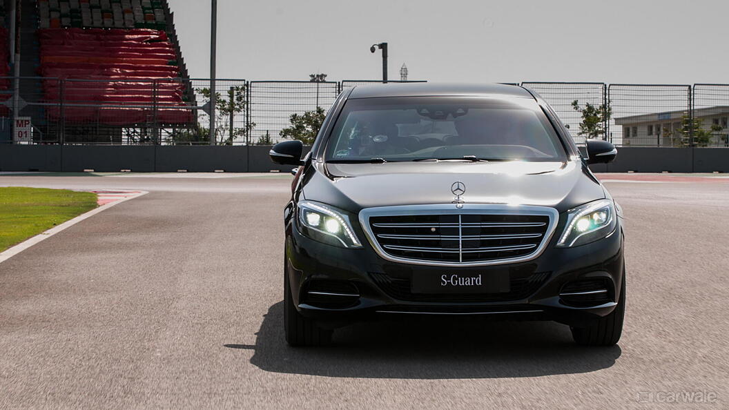 Discontinued Mercedes-Benz S-Class 2014 Front View