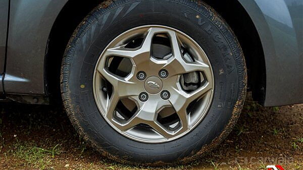 Mahindra Verito Vibe CS Wheels-Tyres