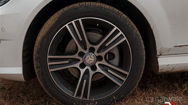 Discontinued Mercedes-Benz C-Class 2011 Wheels-Tyres