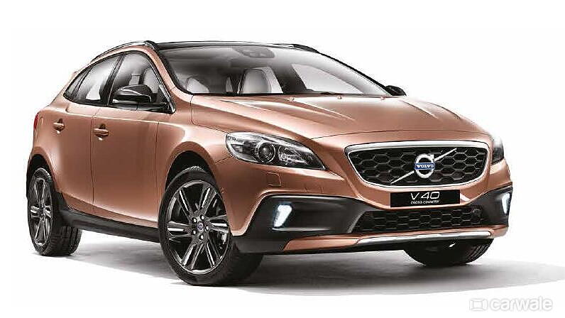 Discontinued Volvo V40 Cross Country 2013 Right Front Three Quarter