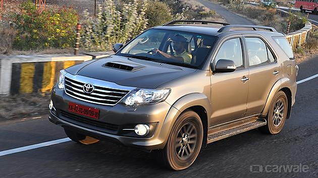 Discontinued Toyota Fortuner 2012 Driving