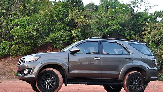 Discontinued Toyota Fortuner 2012 Right Side