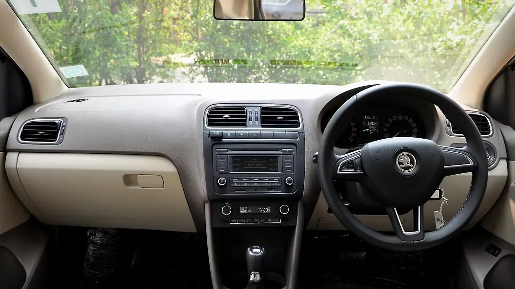 Skoda Rapid 2014 2015 Photo Dashboard 31862 Image Carwale