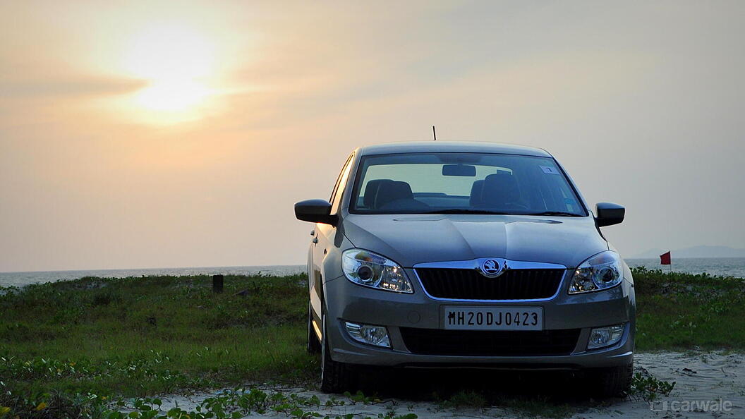 Discontinued Skoda Rapid 2014 Front View