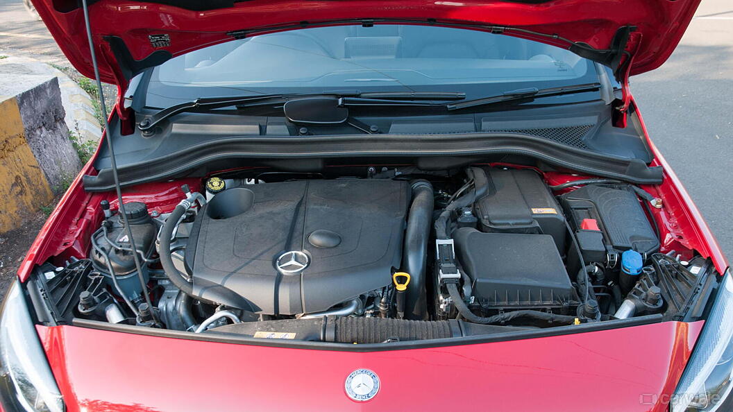 Mercedes-Benz B-Class Engine Bay