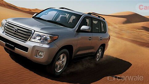 Discontinued Toyota Land Cruiser 2015 Front View