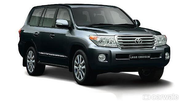 Discontinued Toyota Land Cruiser 2015 Right Front Three Quarter
