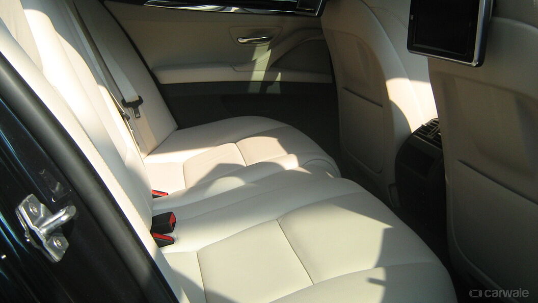 Discontinued BMW 5 Series 2013 Rear Seat Space