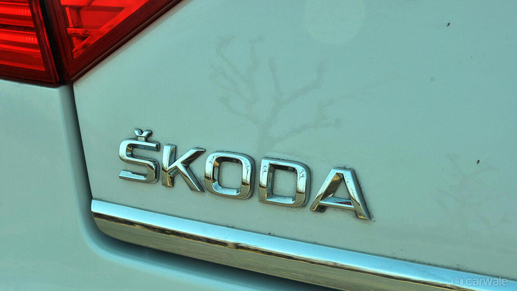 Skoda Superb [2014-2016] Rear View