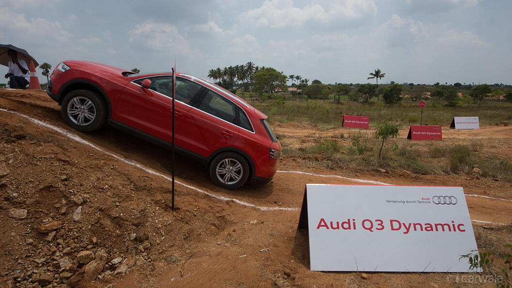 Discontinued Audi Q3 2012 Driving