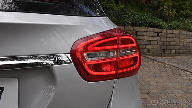 Mercedes-Benz GLA [2014-2017] Tail Lamps