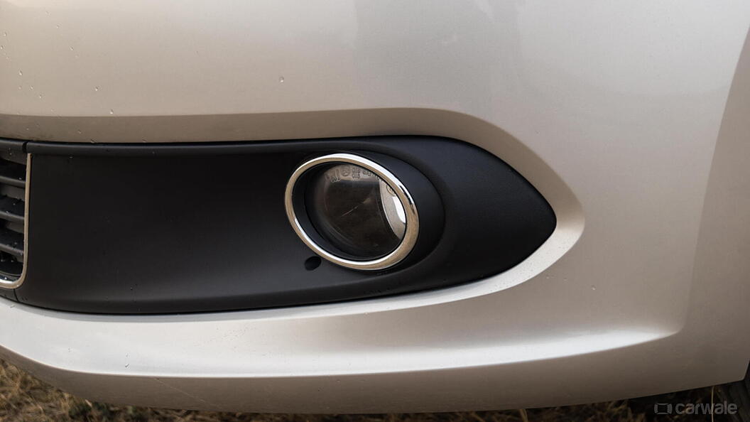 Discontinued Volkswagen Vento 2014 Fog Lamps