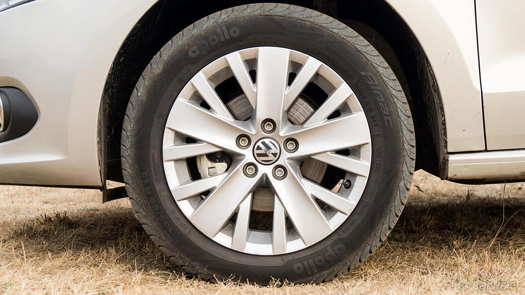 Discontinued Volkswagen Vento 2014 Wheels-Tyres