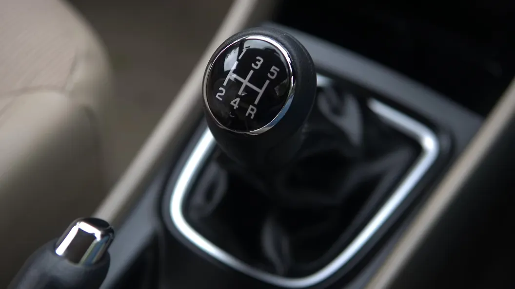 Ciaz [20142017] Photo, Gear Lever Image CarWale