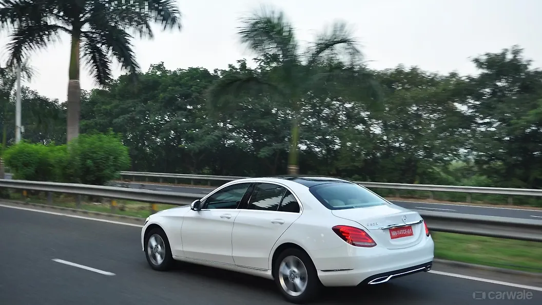 मर्सिडीज़ बेंज़ सी-क्लास [2014-2018] इक्सटीरियर