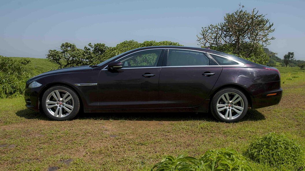 Jaguar XJ L [2014-2016] Photo, Left Side View Image - CarWale