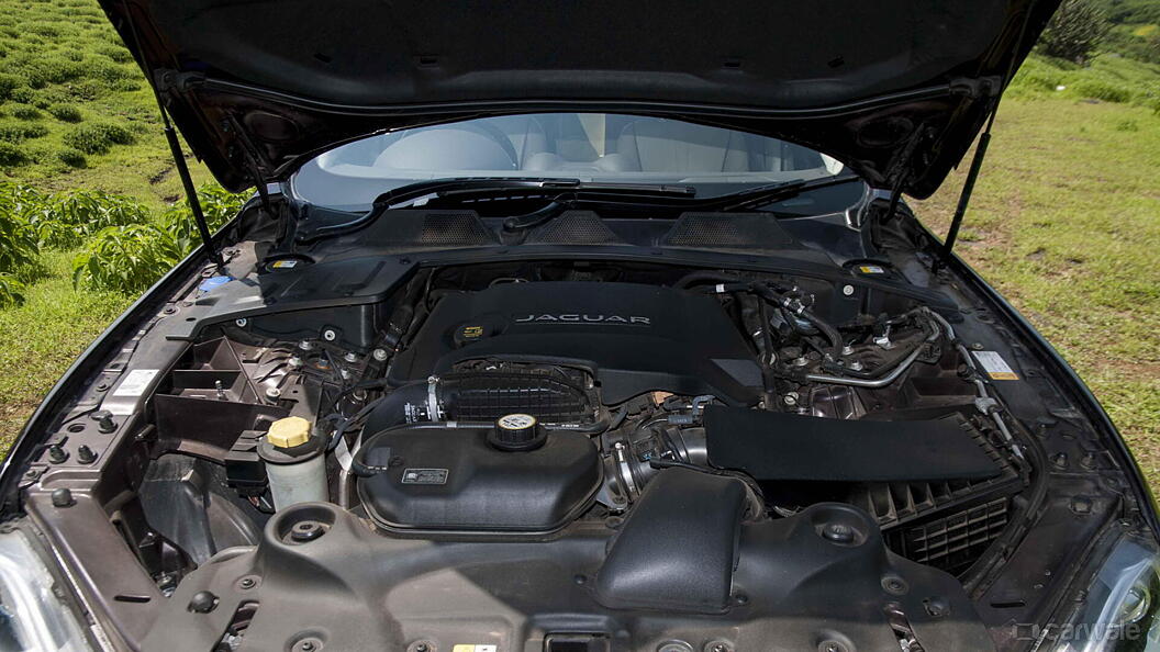 Discontinued Jaguar XJ L 2014 Engine Bay