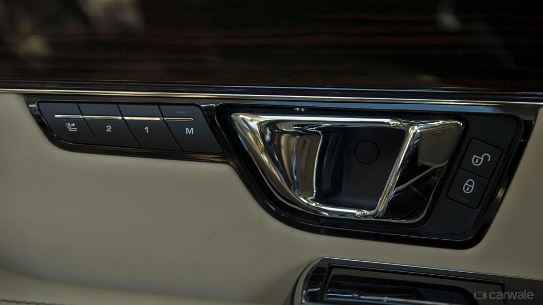 Discontinued Jaguar XJ L 2014 Interior