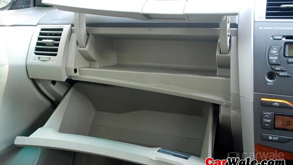 Toyota Corolla Altis [2011-2014] Interior