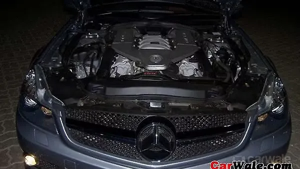 SL Engine Bay Image, SL Photos in India - CarWale