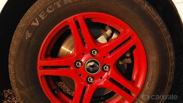 Mahindra-Renault Logan [2009-2011] Wheels-Tyres