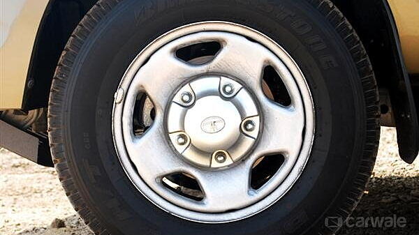 Tata Sumo Grande MK II [2009-2014] Wheels-Tyres