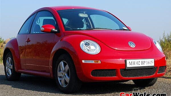 Discontinued Volkswagen Beetle 2009 Left Front Three Quarter