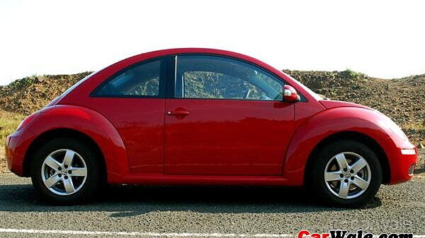 Discontinued Volkswagen Beetle 2009 Left Side View