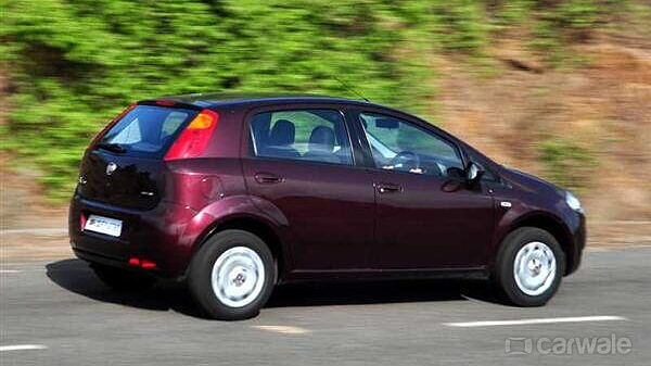 Fiat Punto [2011-2014] Left Rear Three Quarter