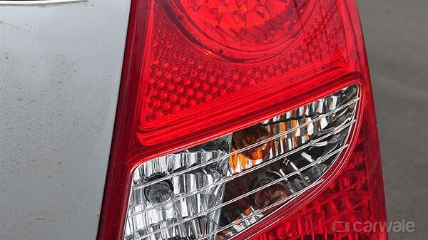 Hyundai Verna Transform [2010-2011] Headlamps