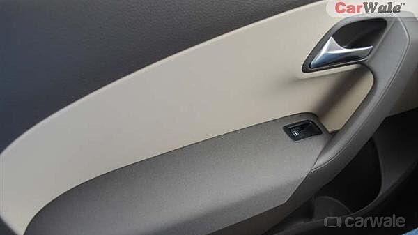 Volkswagen Vento [2012-2014] Door Handles