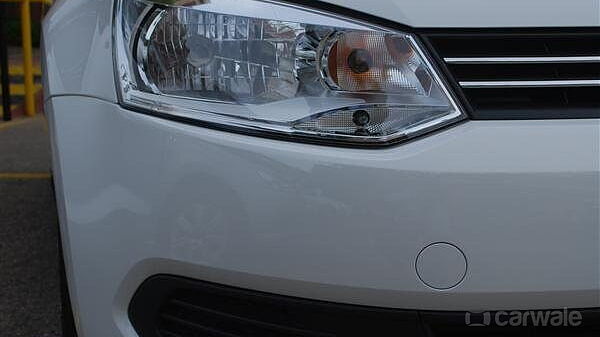 Volkswagen Vento [2012-2014] Headlamps