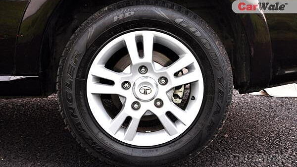 Discontinued Tata Aria 2010 Wheels-Tyres